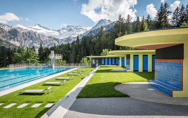 Gruebi outdoor swimming pool_sb 3 2020_shower_David Bühler.jpg